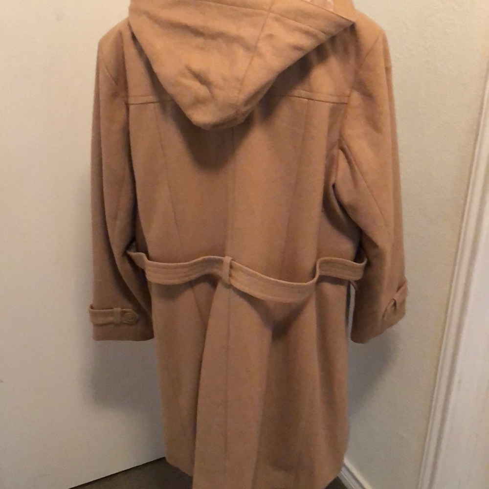 Coat - Picture 3 of 4